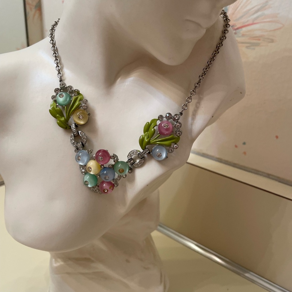 1940’s pastel moonglow necklace with enamel leaves